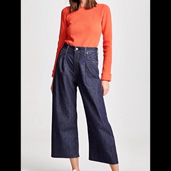 levi's ribcage pleated crop jeans